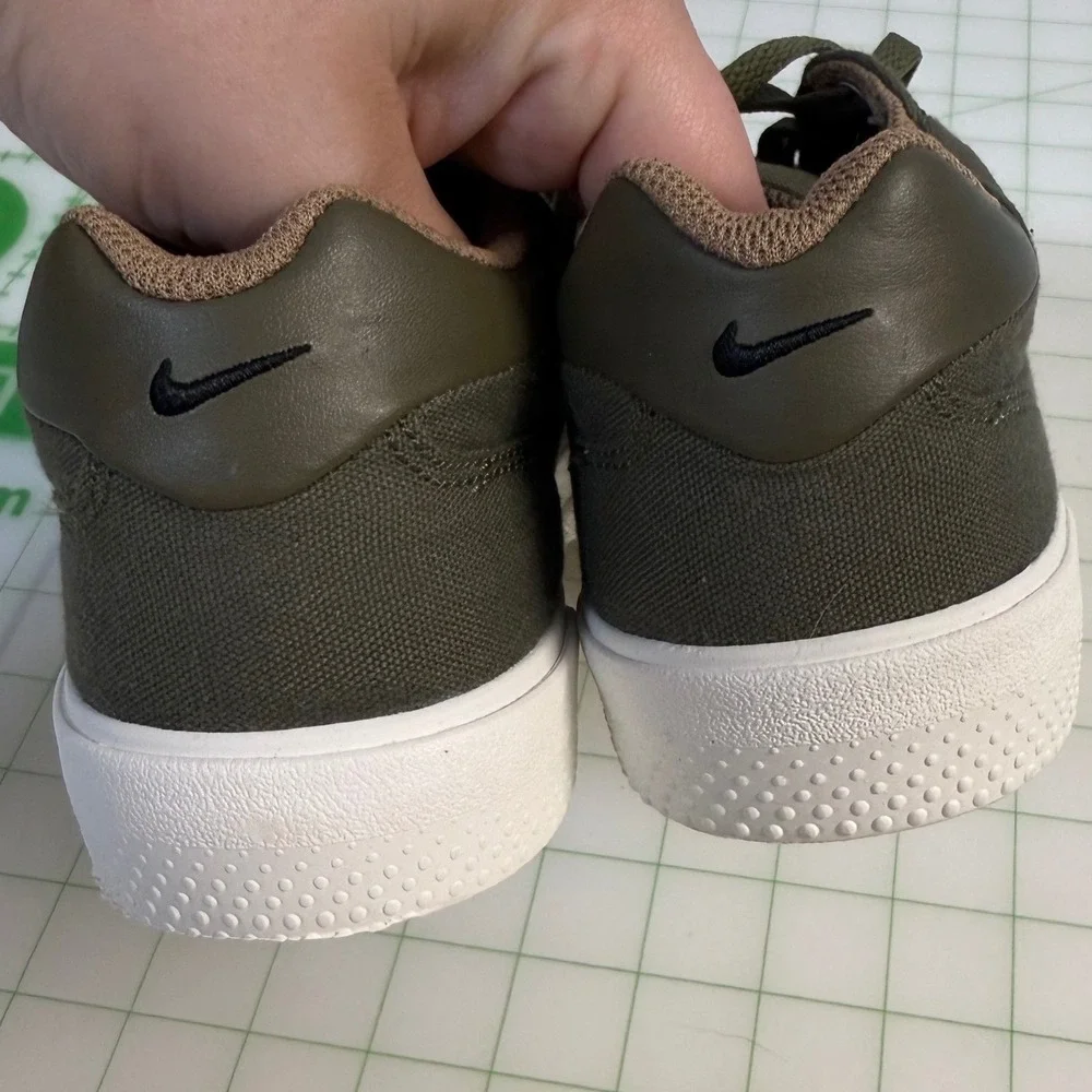 Nike women retro